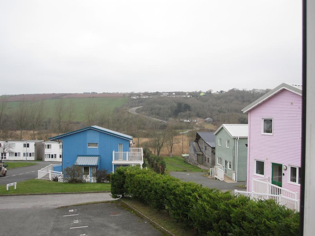 Freshwater Bay Holiday Cottages Pembroke Extérieur photo