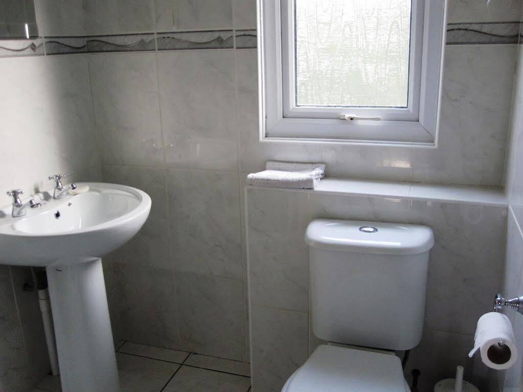 Freshwater Bay Holiday Cottages Pembroke Extérieur photo